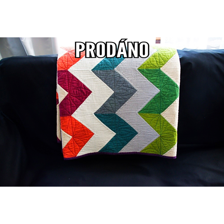 PRODÁNO - CHAMBRAY CHEVRON - patchwork deka  - 1