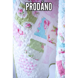 PRODÁNO - PATCHWORK DEKA DĚTSKÁ - ŠÍPKOVÁ RŮŽENKA  - 1