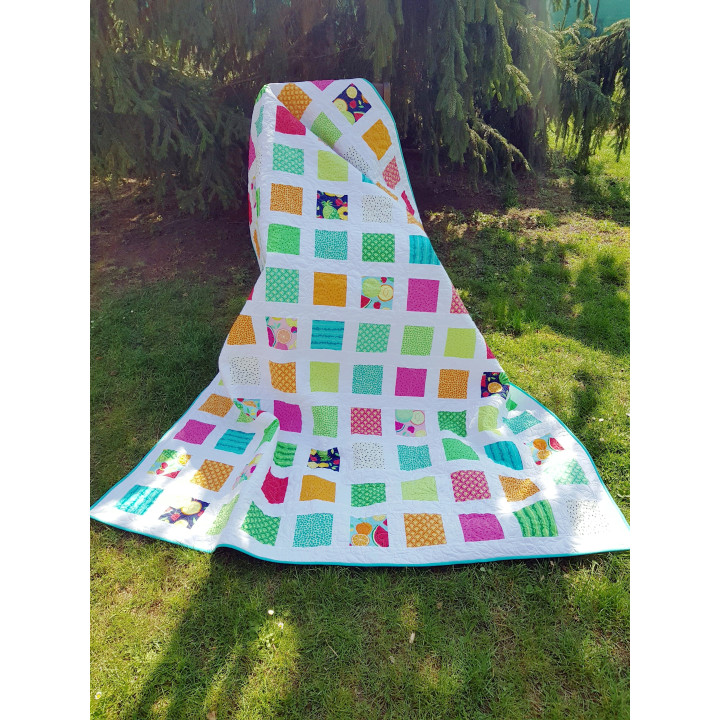 PATCHWORK DEKA V MODERNÍM STYLU-BAREVNÉ ČTVERCE