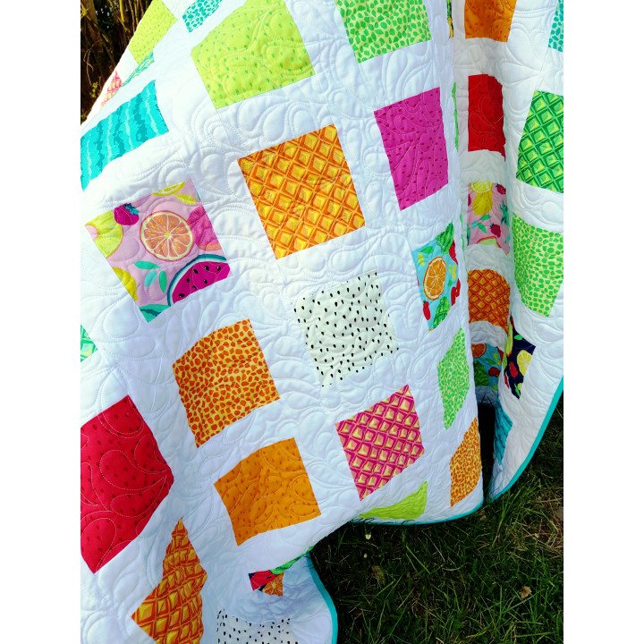 PATCHWORK DEKA V MODERNÍM STYLU-BAREVNÉ ČTVERCE