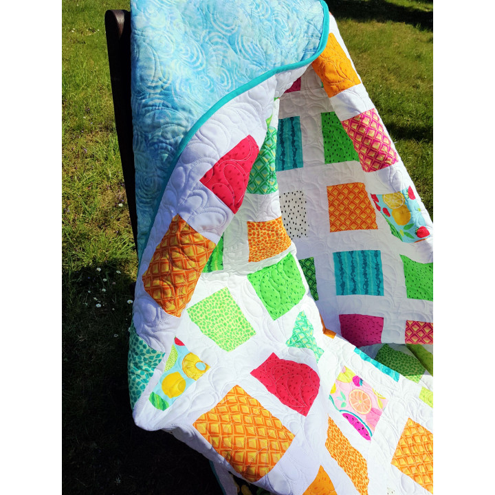 PATCHWORK DEKA V MODERNÍM STYLU-BAREVNÉ ČTVERCE