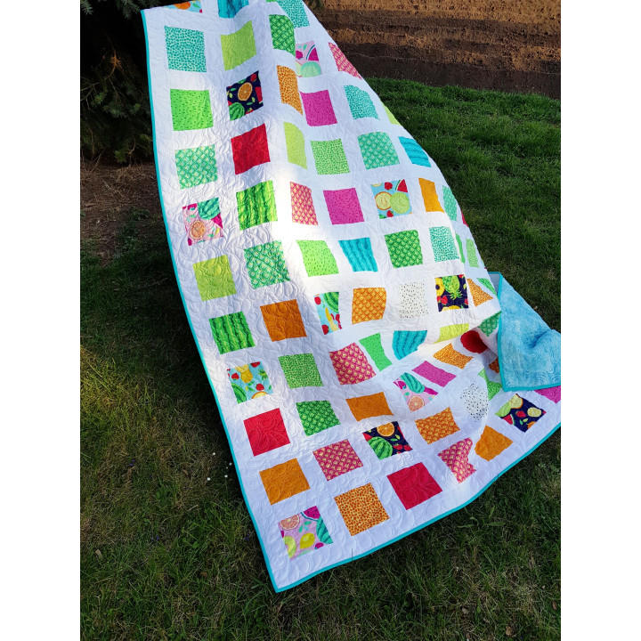 PATCHWORK DEKA V MODERNÍM STYLU-BAREVNÉ ČTVERCE